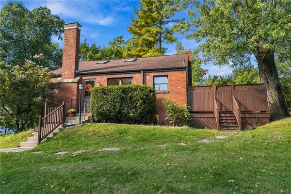 6 Robb Hollow Rd, Pittsburgh, PA 15243