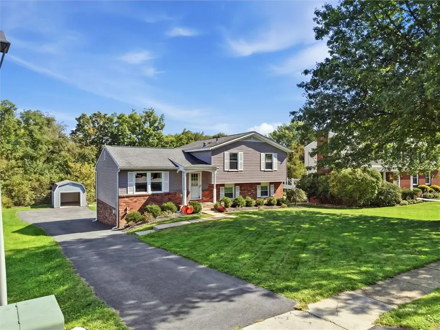 110 Glengarry Dr, Coraopolis, PA 15108 - #2