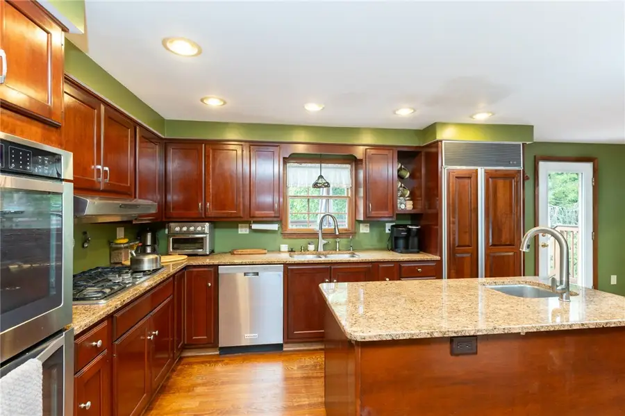 1286 Lakemont Dr, Pittsburgh, PA 15243 - #2
