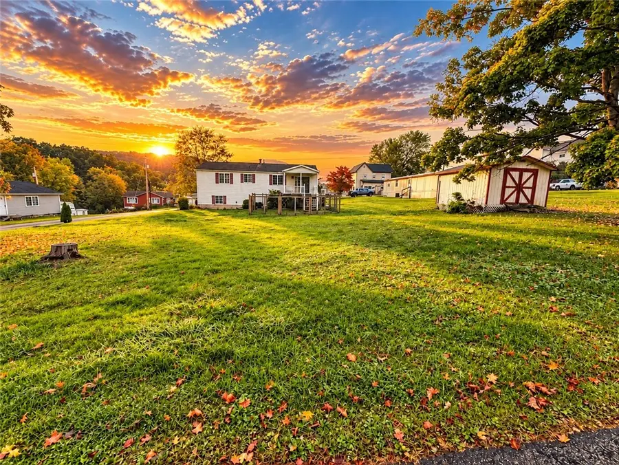 245 Mechanic St, Mount Morris, PA 15349 - #2