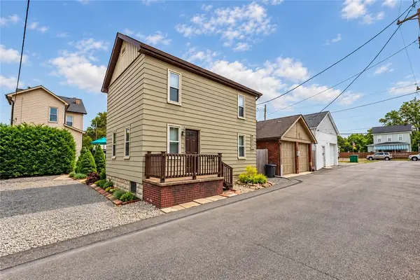 1520 1/2 4th Ave, Coraopolis, PA 15108