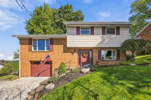 121 Oak Hill Dr, Washington, PA 15301