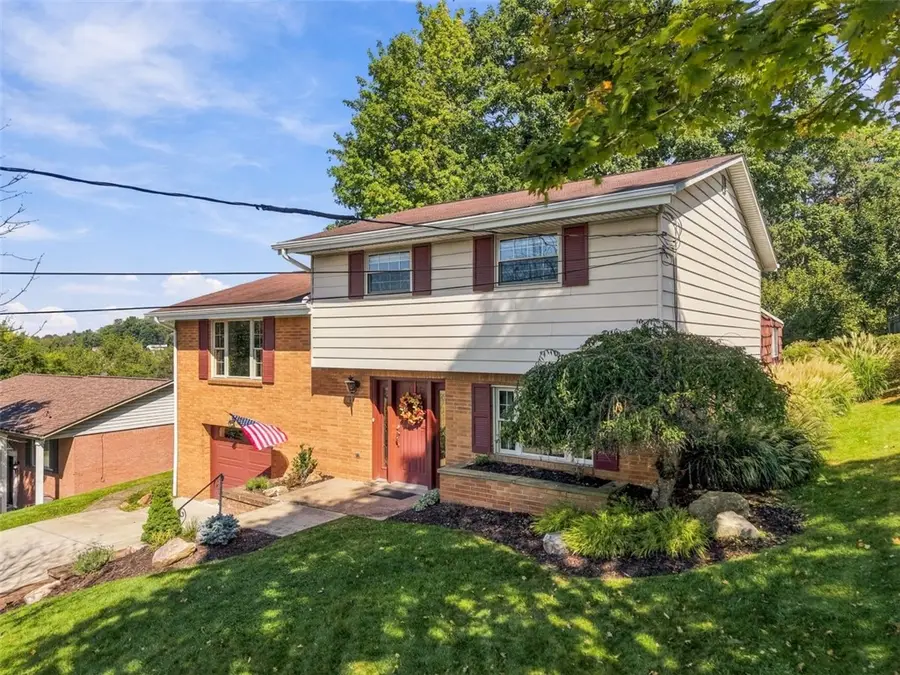 121 Oak Hill Dr, Washington, PA 15301 - #3