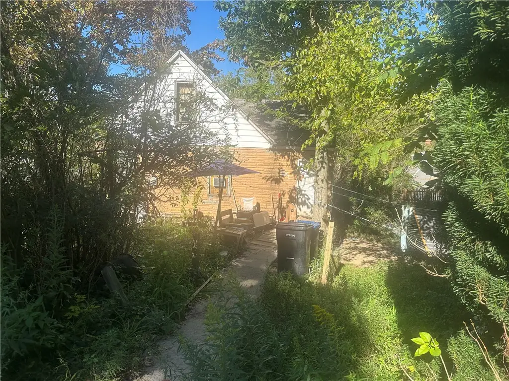 148 Zimmerle Dr, Aliquippa, PA 15001 - #1