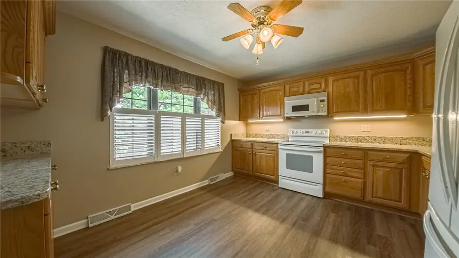 179 London Towne Dr, Pittsburgh, PA 15226 - #3