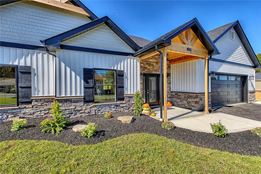 444 Wendel Rd, Irwin, PA 15642 - #2