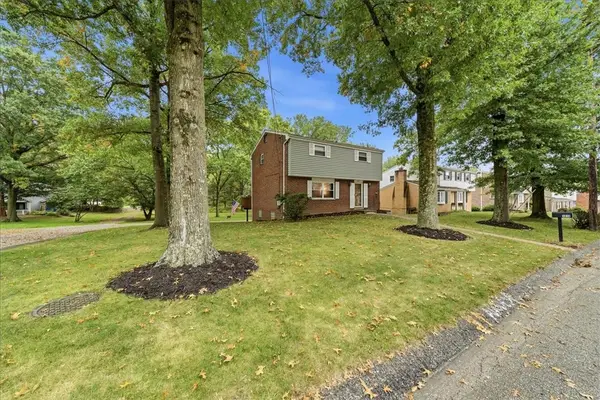 1015 Evergreen Dr, Pittsburgh, PA 15235