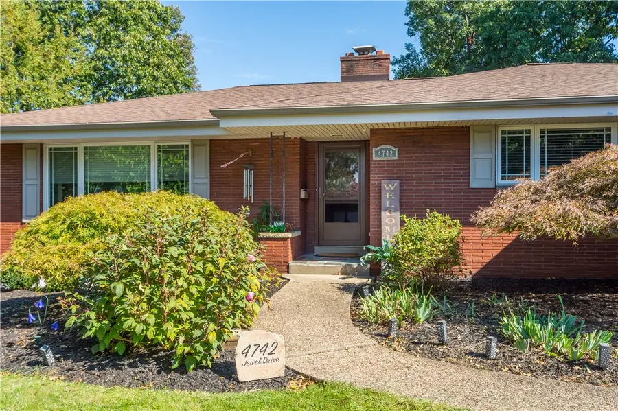 4742 Jewel Dr, Pittsburgh, PA 15236 - #2