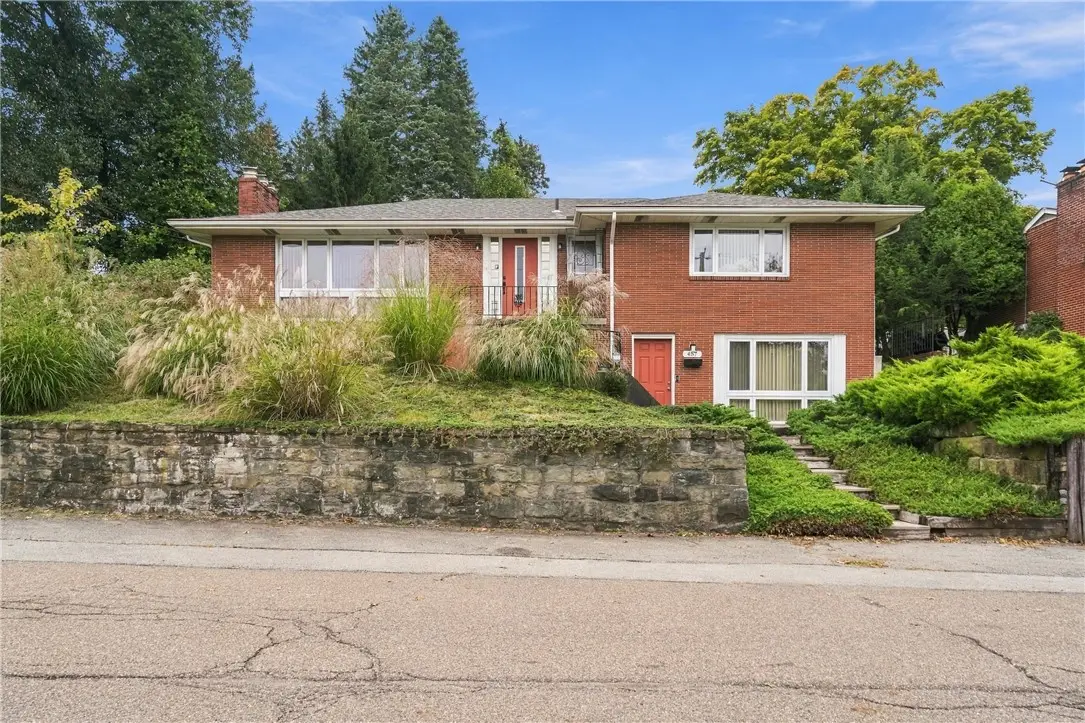 457 Longvue Dr, New Kensington, PA 15068 - #1