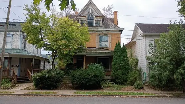 68 W Lincoln St, Waynesburg, PA 15370
