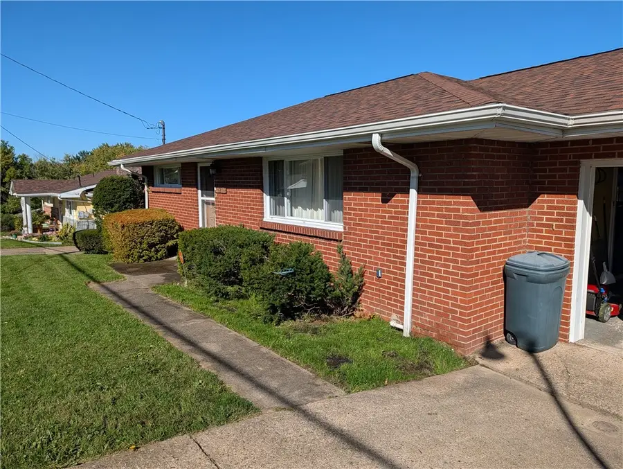 427 Belrose Dr, Belle Vernon, PA 15012 - #2