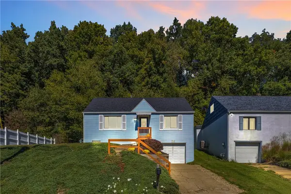 136 N Hazen Ave., Ellwood City, PA 16117