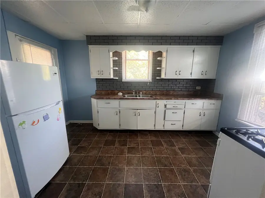 925 Leeds Ave, Monessen, PA 15062 - #2