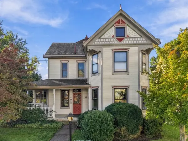 352 E New Castle Street, Zelienople, PA 16063