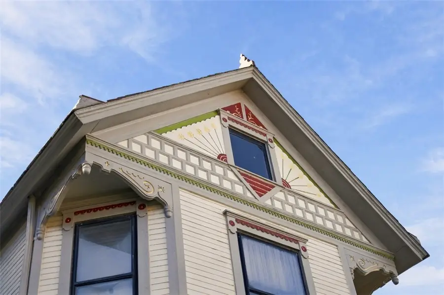 352 E New Castle Street, Zelienople, PA 16063 - #2