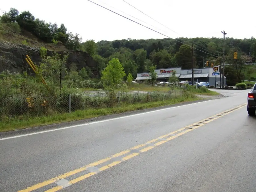 541 Rochester Rd., Ross, PA 15237 - #2