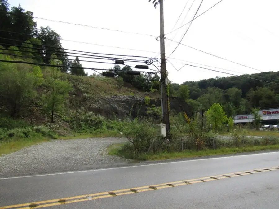 541 Rochester Rd., Ross, PA 15237 - #3