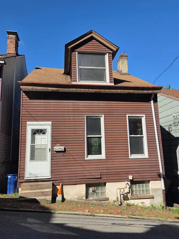 22 Woessner Avenue, Pittsburgh, PA 15212