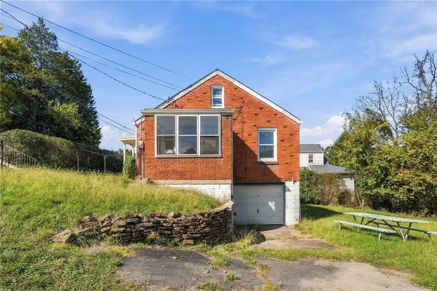 428 Grandview Ave, West Mifflin, PA 15122 - #2