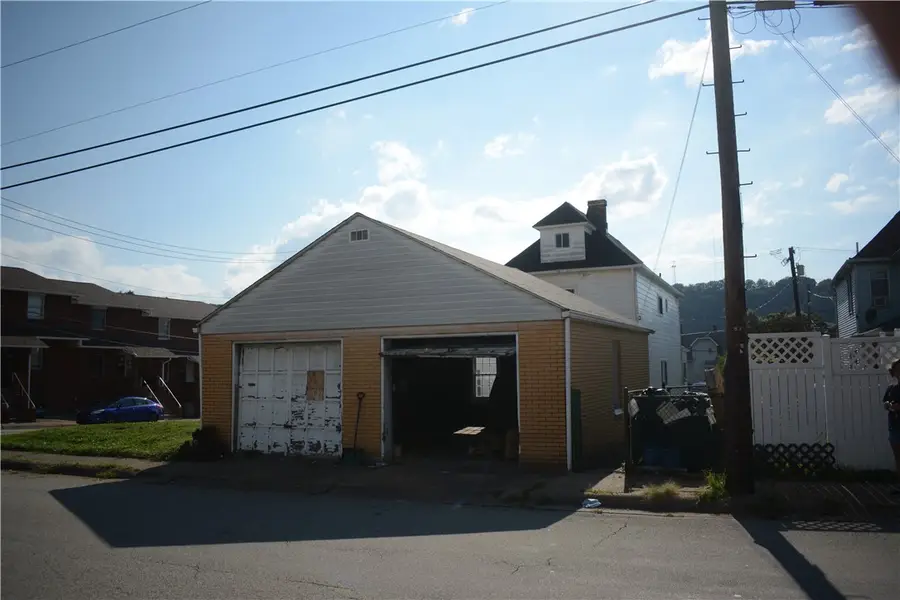 1502 5th Ave, New Kensington, PA 15068 - #3