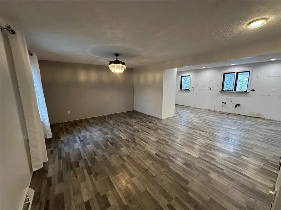 6290 Irishtown Road Ext, Bethel Park, PA 15102 - #2