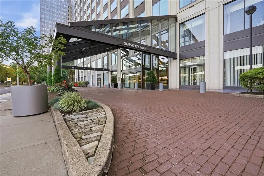 320 Fort Duquesne Blvd #21B, Pittsburgh, PA 15222 - #2