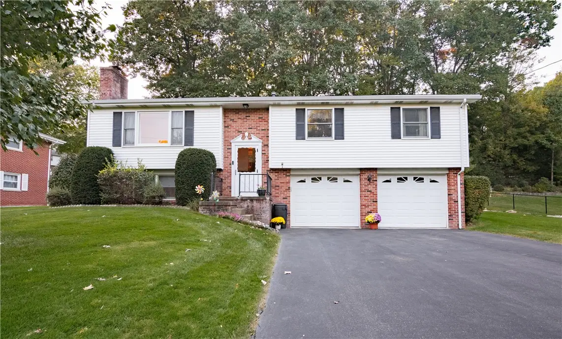 211 Cherokee Dr, Butler, PA 16001 - #1