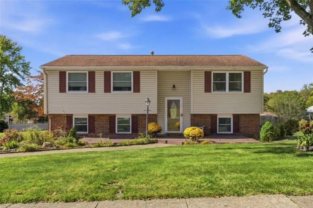 210 Meadow Wood Dr, Cheswick, PA 15024 - #1
