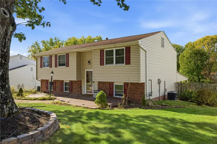 210 Meadow Wood Dr, Cheswick, PA 15024 - #3