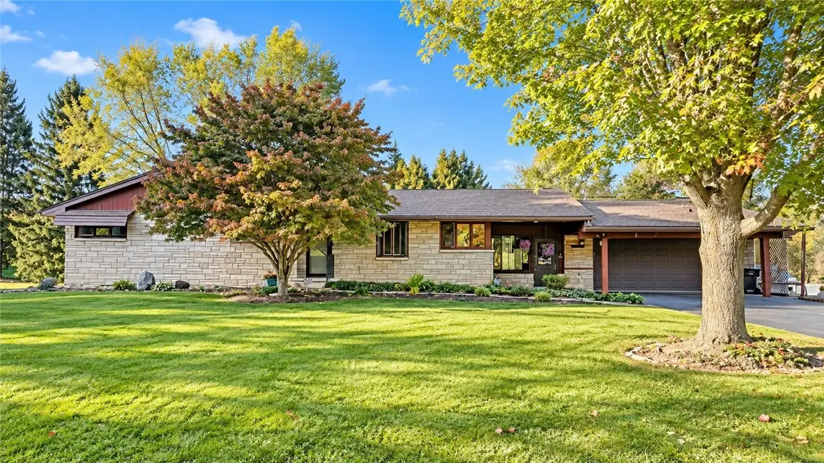 7287 Vine St, Enon Valley, PA 16120 - #1