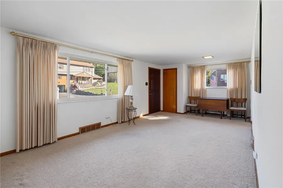 339 Iroquois Ave., Pittsburgh, PA 15237 - #2