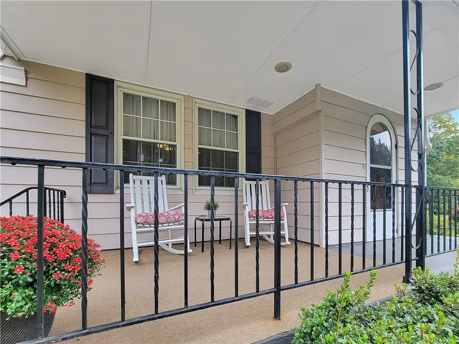 8210 Eleanor St, Pittsburgh, PA 15237 - #3