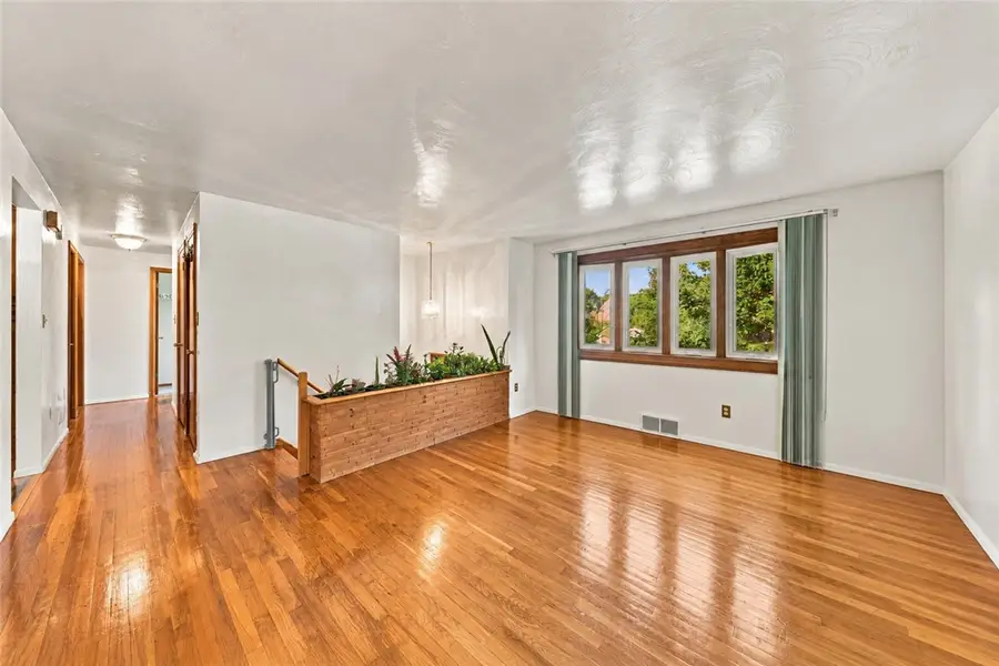 721 Cortland Dr, Monroeville, PA 15146 - #3