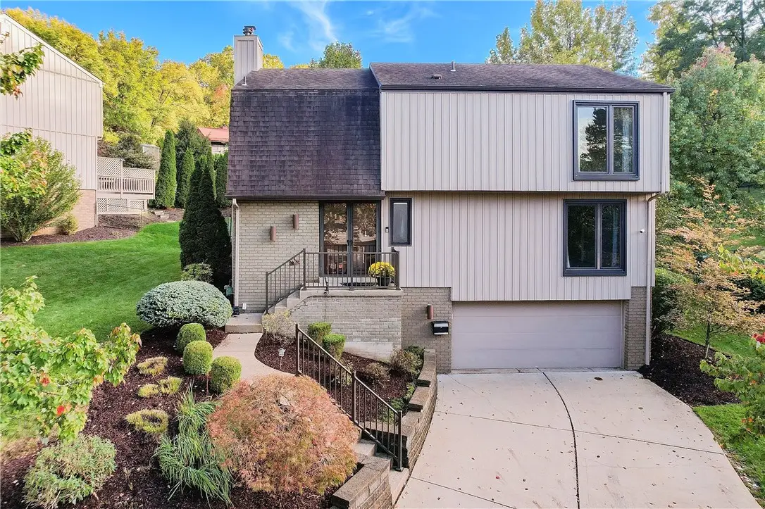 115 Vanderbilt Dr, Pittsburgh, PA 15243 - #1