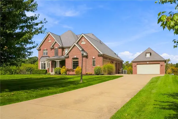 107 Hibernia Dr, Harmony, PA 16037