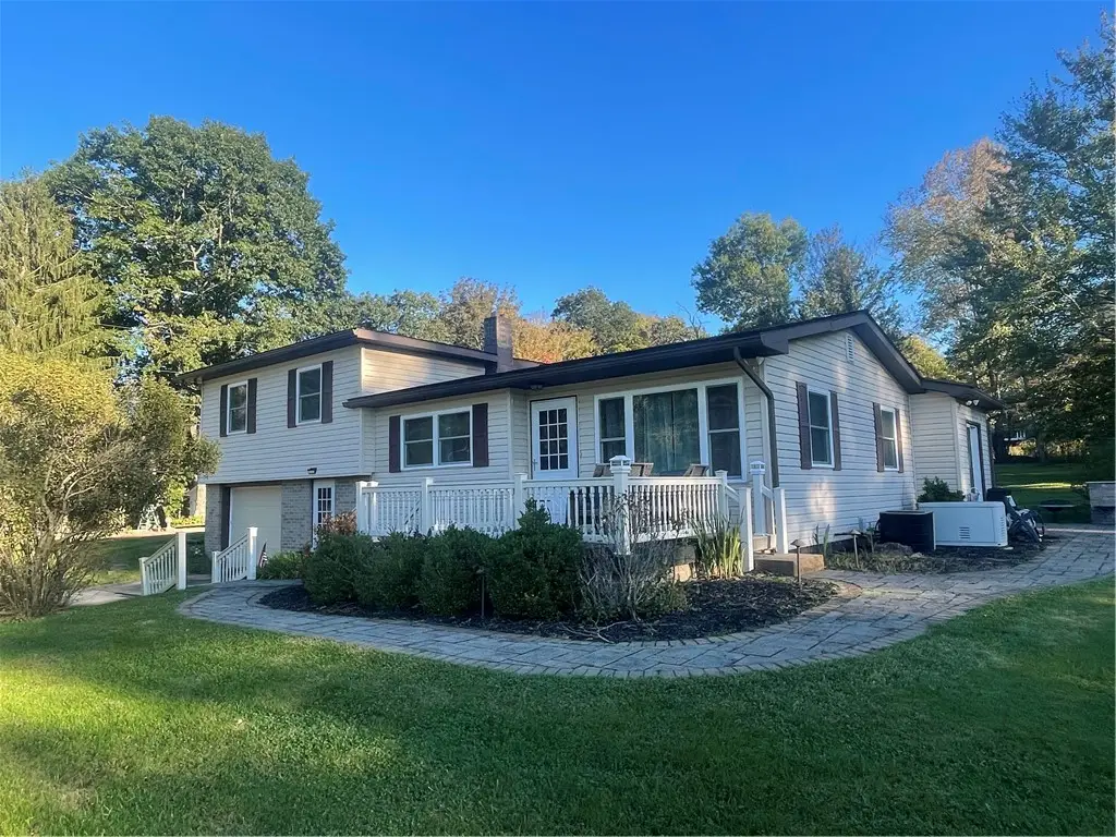 126 Edgemont Rd, Ligonier, PA 15658 - #1