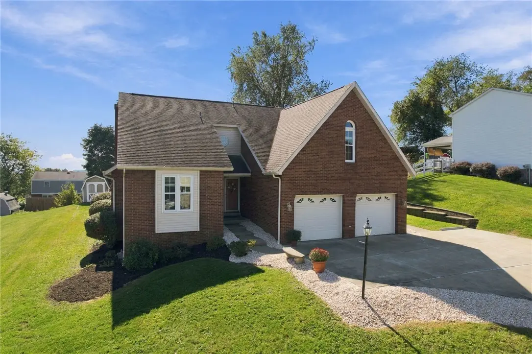 213 Chris Dr, Irwin, PA 15642 - #1