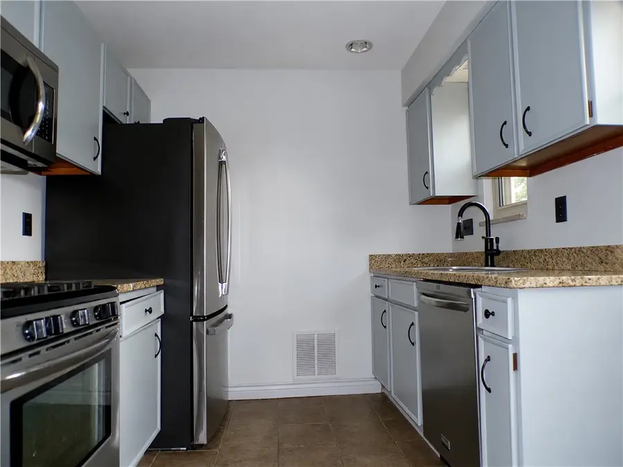 1560 Duncan Dr, Pittsburgh, PA 15237 - #3