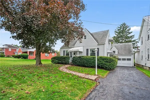 969 Bon Air Drive, Sharon, PA 16146