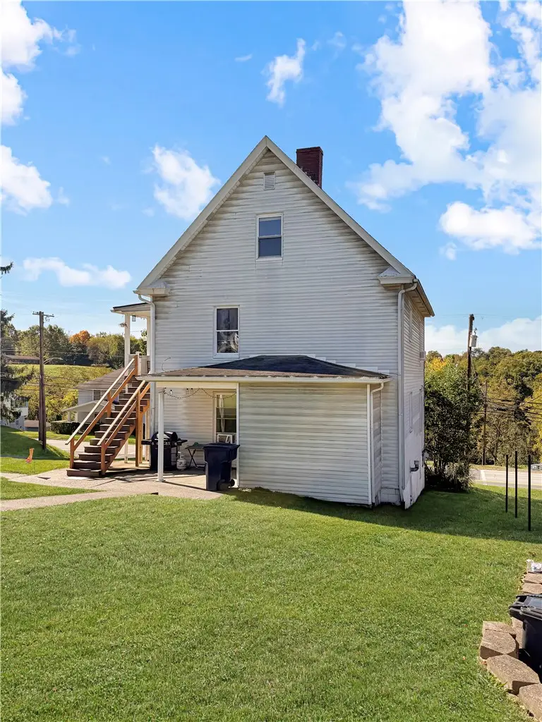 1583 E Maiden St, Washington, PA 15301 - #1