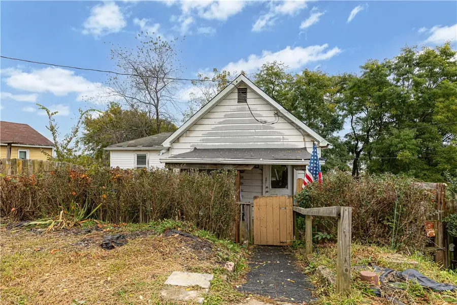99 Charles St, Washington, PA 15301 - #2