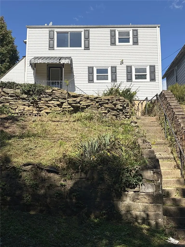 912 Hillsboro St, Pittsburgh, PA 15204 - #1