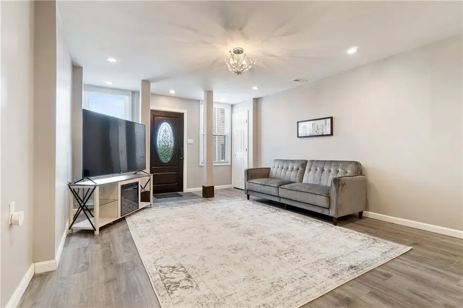 104 Pius St, Pittsburgh, PA 15203 - #2