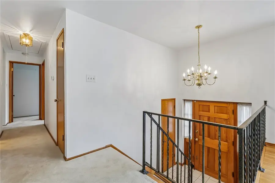 407 Laurie Dr, Pittsburgh, PA 15235 - #3