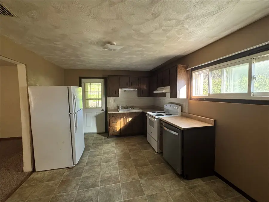 134 Douglas St, Commodore, PA 15729 - #2