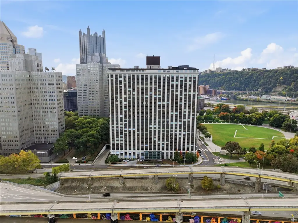 320 Fort Duquesne Blvd #21H, Pittsburgh, PA 15222 - #1