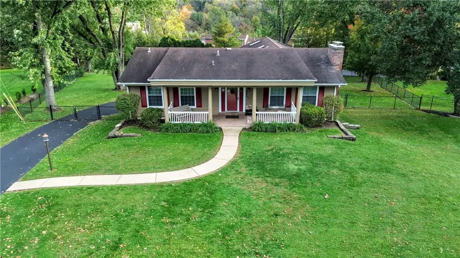 122 E Edgewood Dr, McMurray, PA 15317 - #2