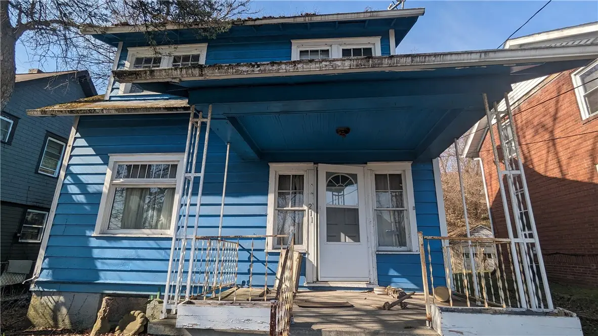 211 Pennsylvania Ave, Clairton, PA 15025 - #1