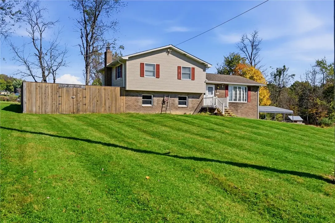501 Scanga Dr, New Kensington, PA 15068 - #1