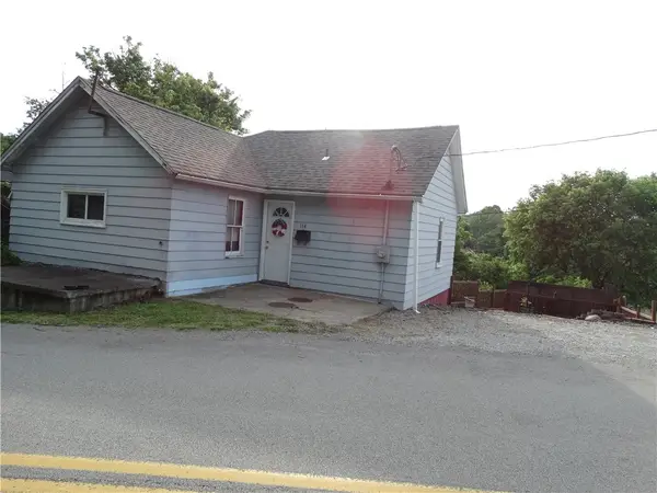 114 Beallsville Rd, Bentleyville, PA 15314